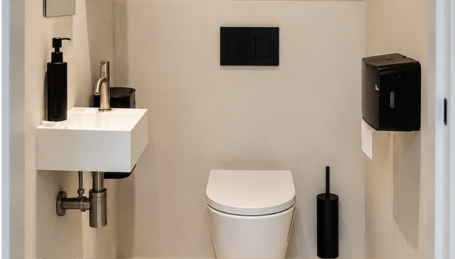 Toilet in de kantoorruimte